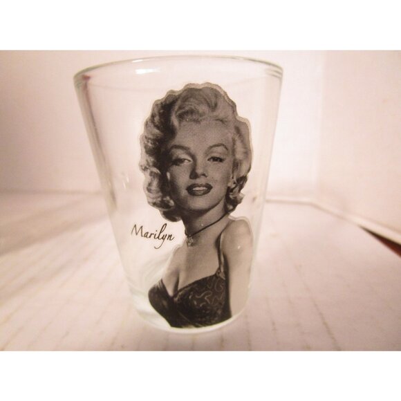 Marilyn Monroe Image 2.5" Shot Glasses Set of 4 Different Poses - Picture 2 of 7